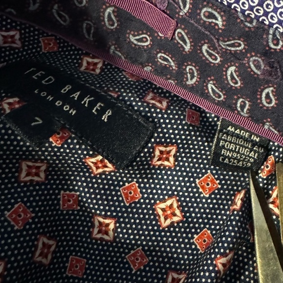 Ted baker- London- size 7-purple color- 96% cotton-button down- short sleeves - Picture 5 of 7